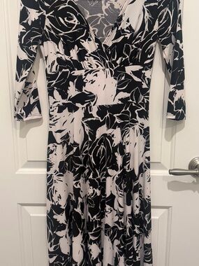 Alyn Paige Black and White Floral Midi Dress